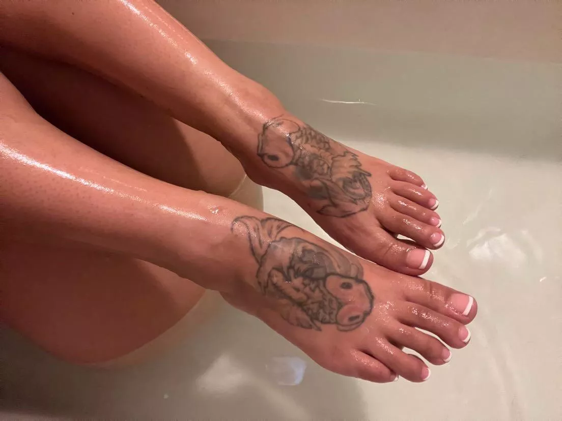 Frenchies clean and ready to be suck on 🤭
