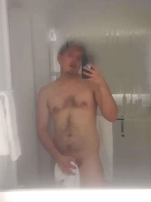 [29] (m4m) looking for someone to f*ck me and film it 