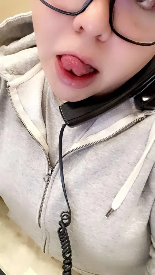 (31)(M4M)-bored at work who wants to give me cum 