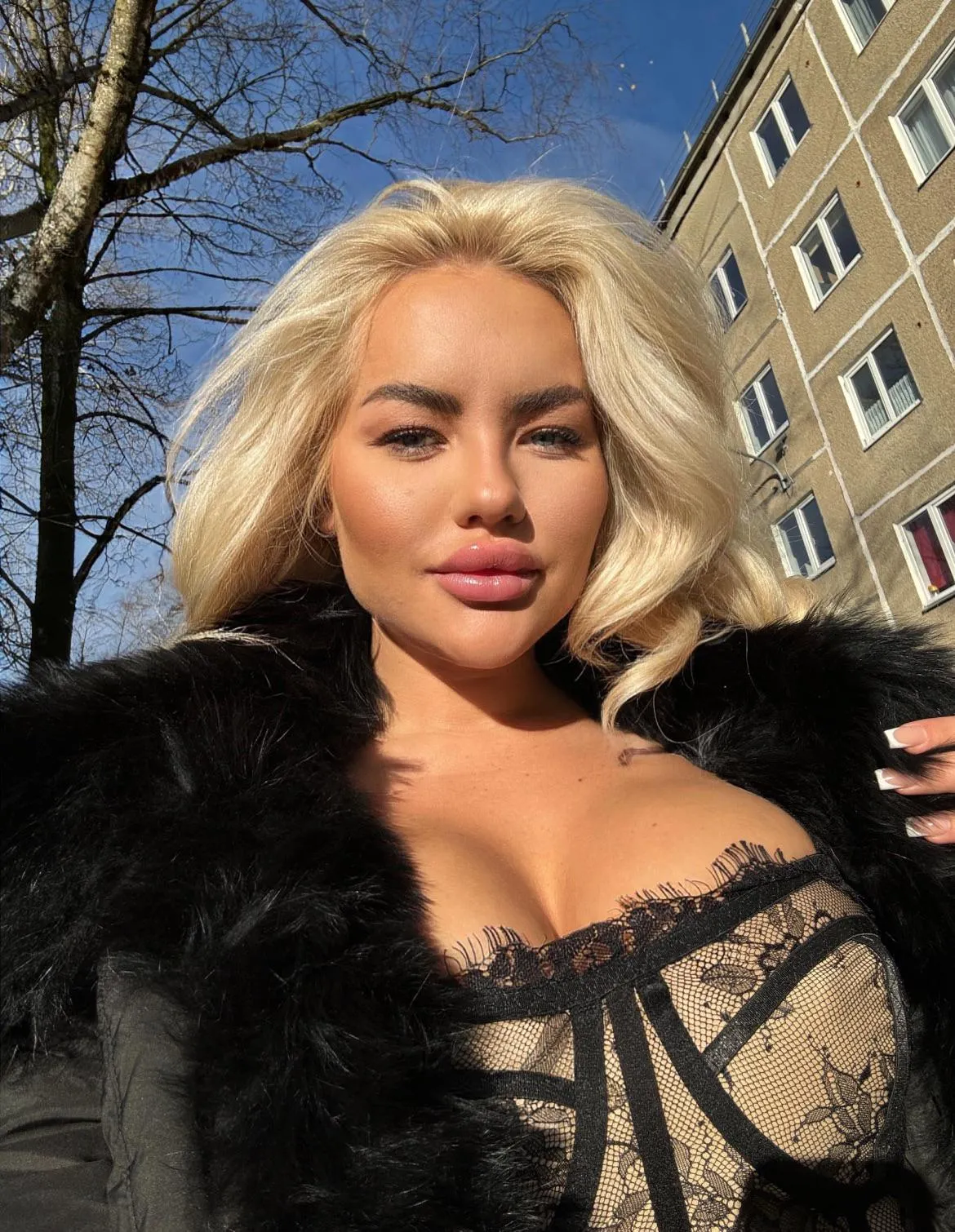 Come kiss this pretty face 