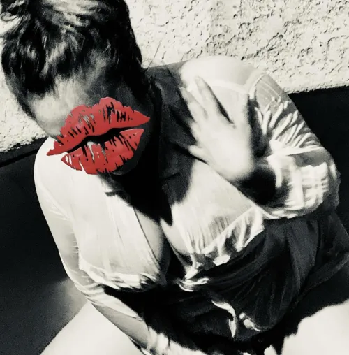 Couple run account for athletic BBC and curvy Latina. 