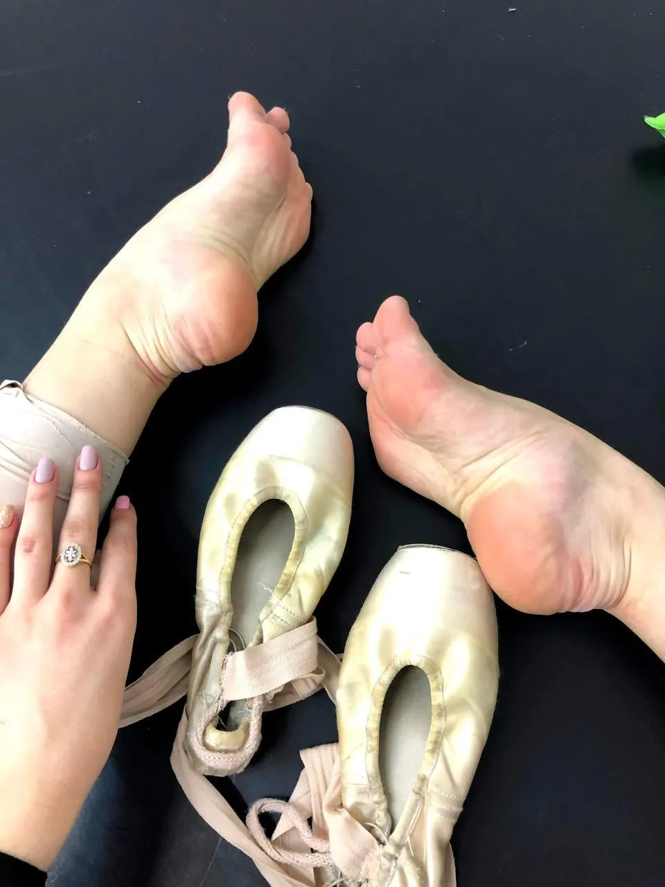 Do you ready sniff my stinky ballet feet ?