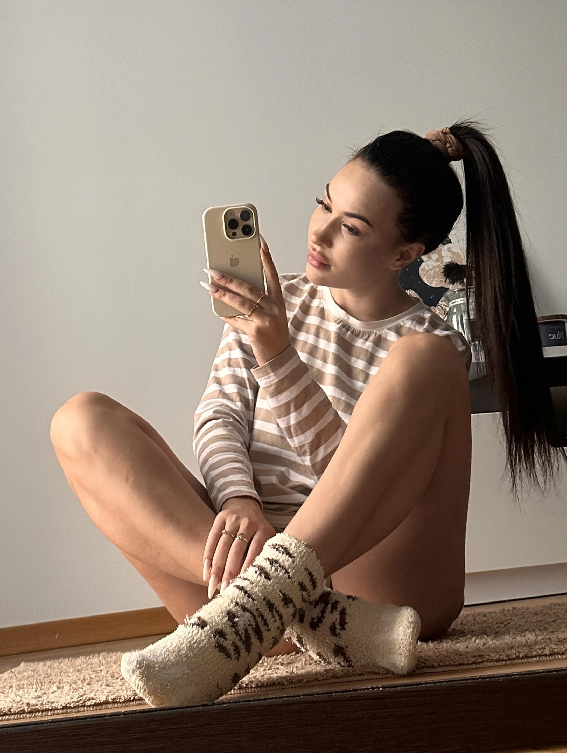 feet I’m not here for your attention, I’m here to make you lose control