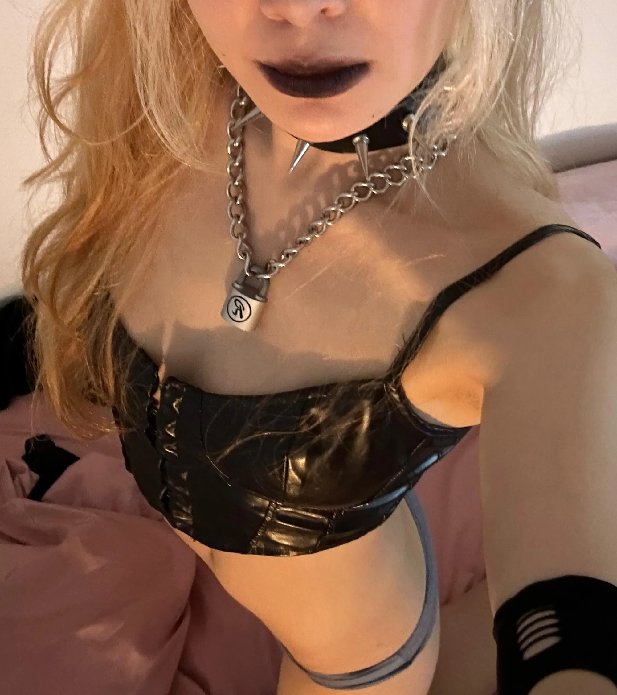 I'm really tiny, would you still date me?