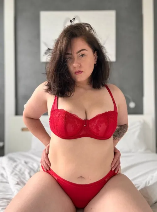 midsized milf. yay on nay?