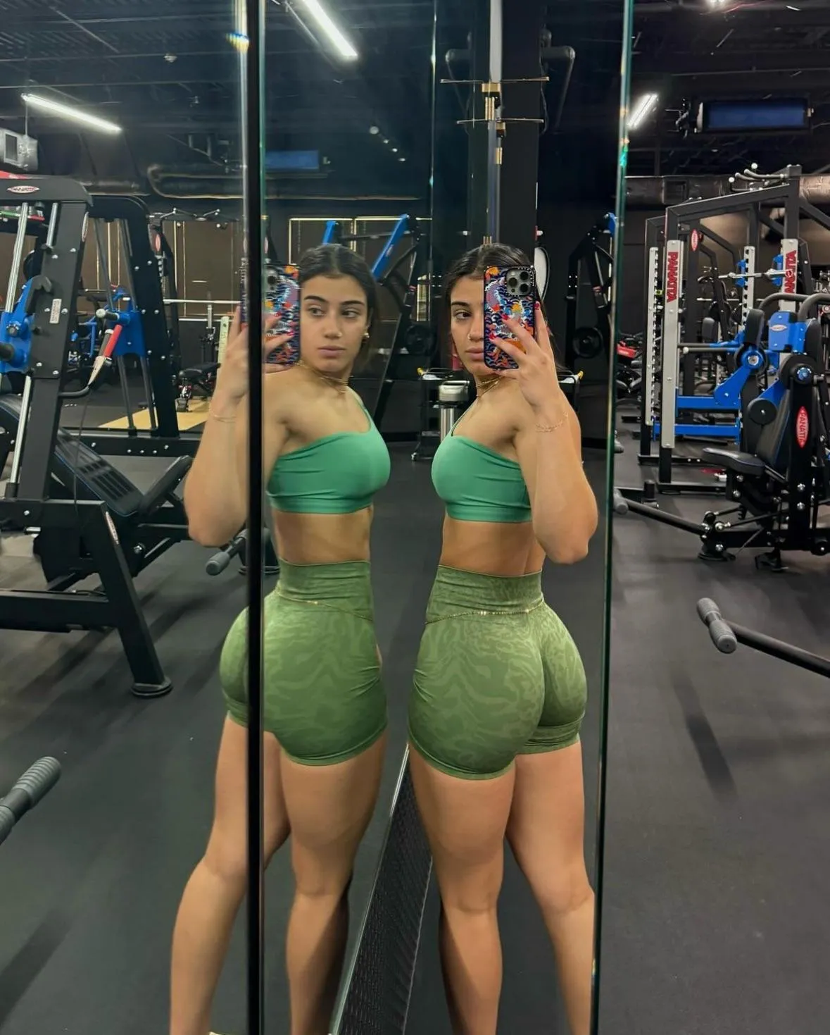 Tele or snap for Sara 