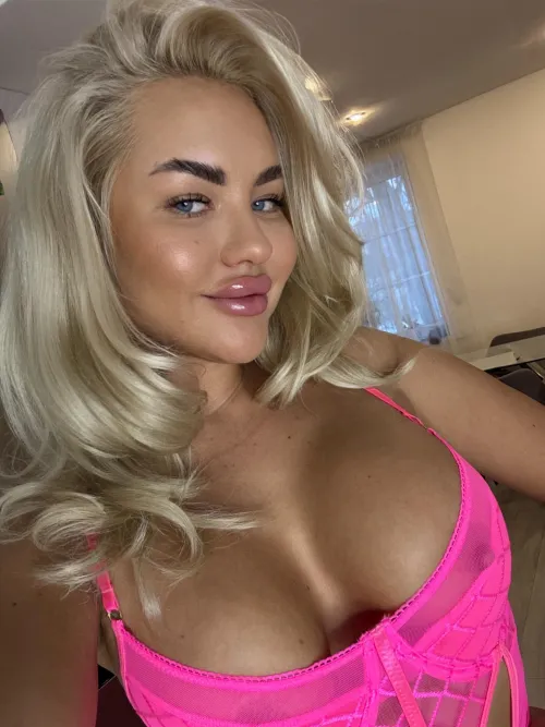 The prettiest face for you to explode on