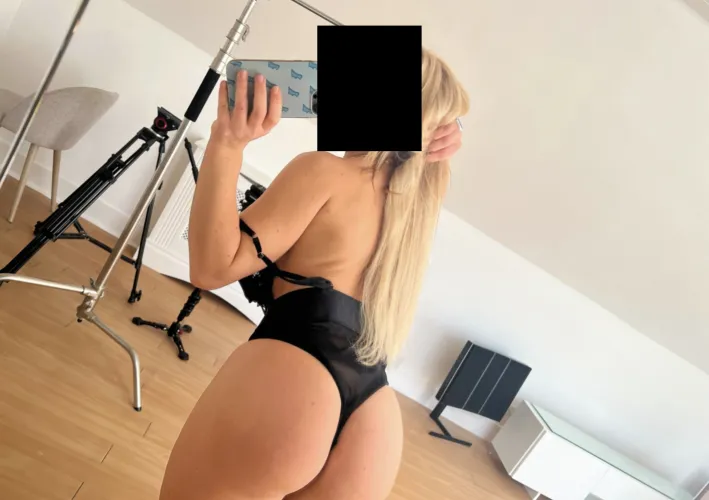 young hotwifey:) looking for a side piece