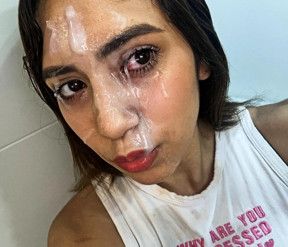 Girls 2025: Got a facial. Make a selfie.