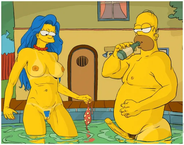 Marge and Homer will play on the pool 