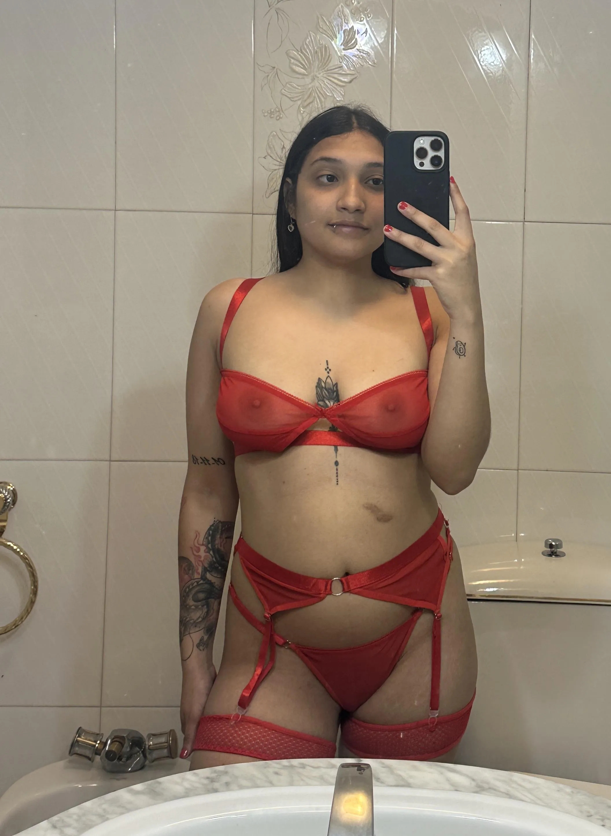 23 years old girl, wants to fulfill your fantasies with [Sext] sessions, we can also [GFE] [Vid] [Pic] [Rate] always available [Cam]
