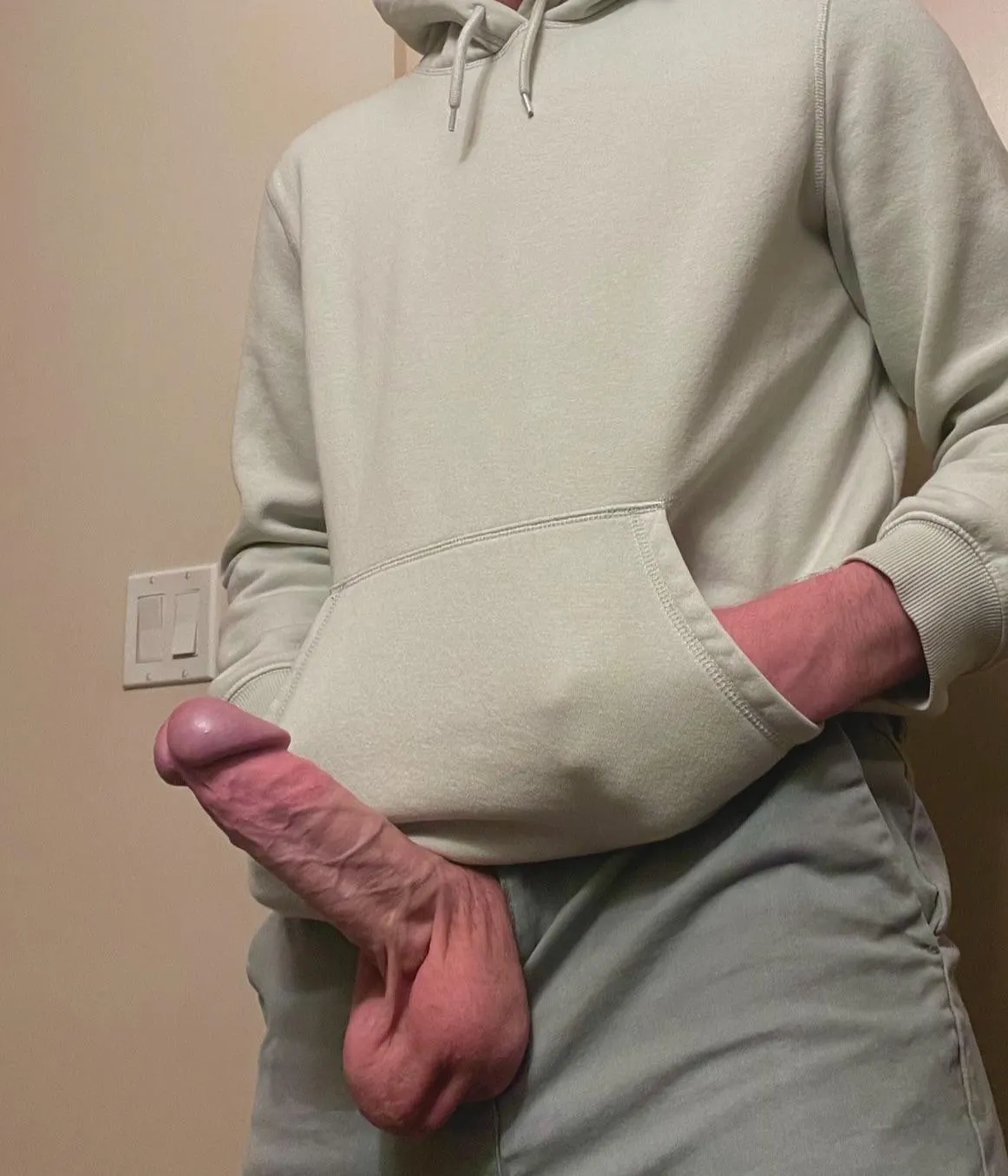 27 [M4F] Looking for one time or something ongoing.