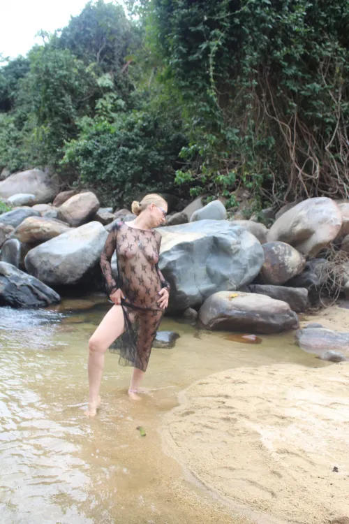 Alberta girl in Mexico!! MIL(F) 41 hiked 7 K to take this pic!! Still got it!!