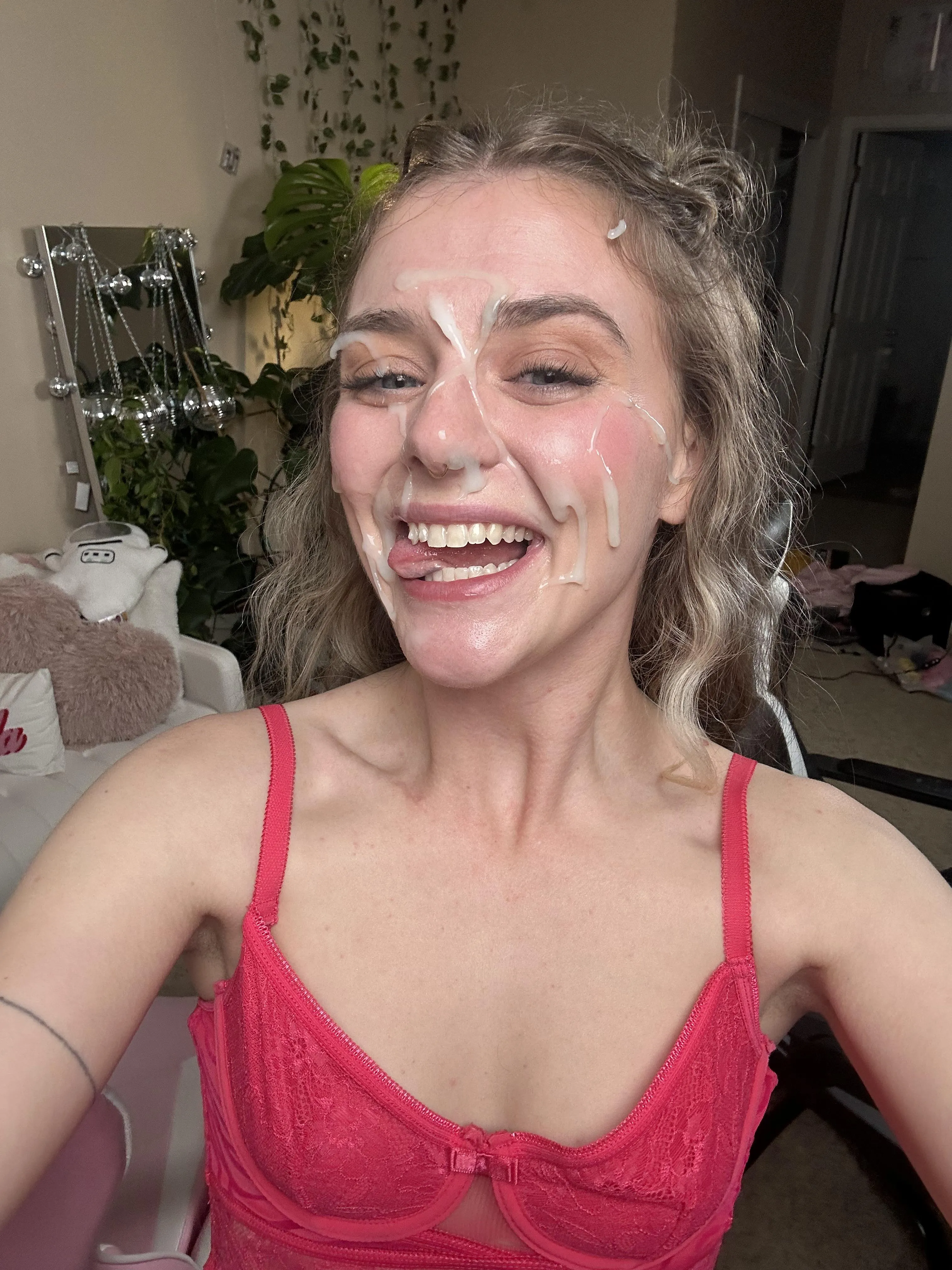 Happiest when I’m covered in cum ;) 