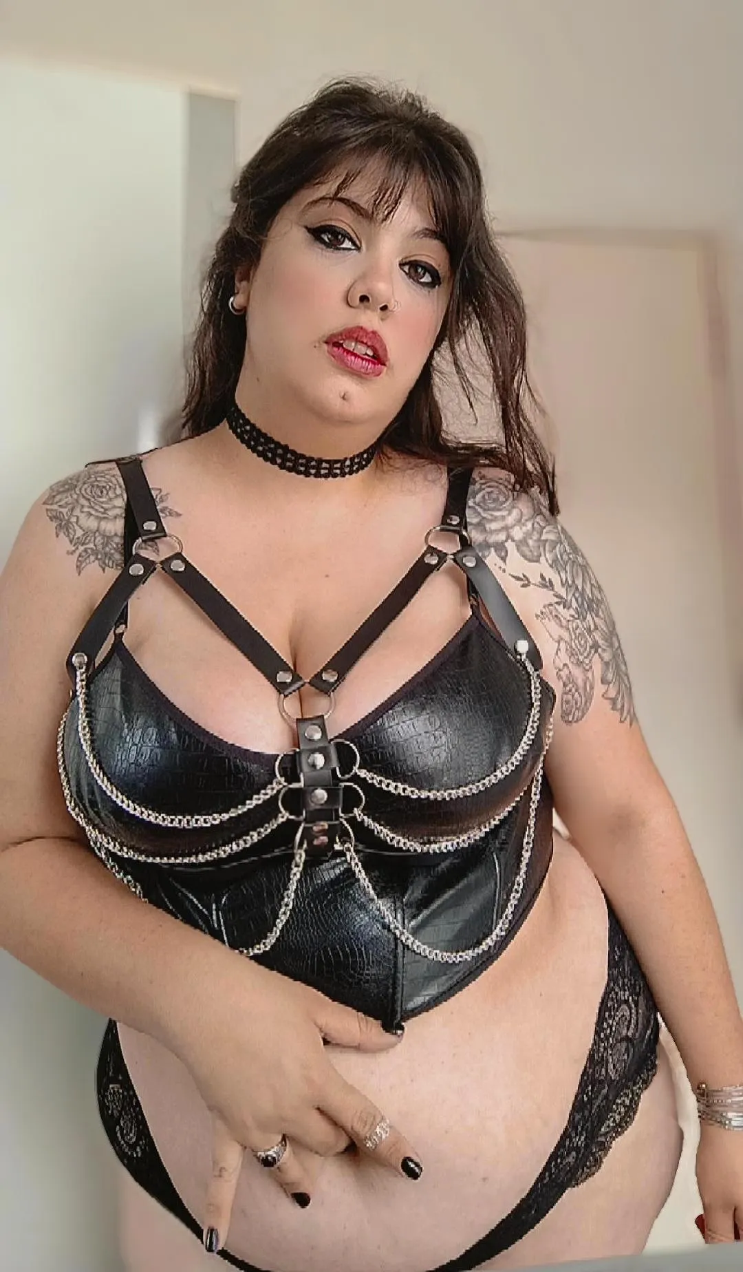 I present myself here as your bane, and the goddess of your dreams. I command you to draw my attention as I please. Find out how.