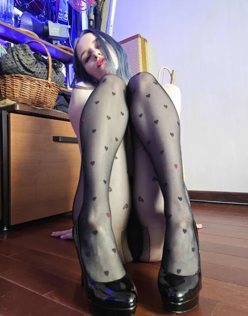 I want to date men who like pantyhose