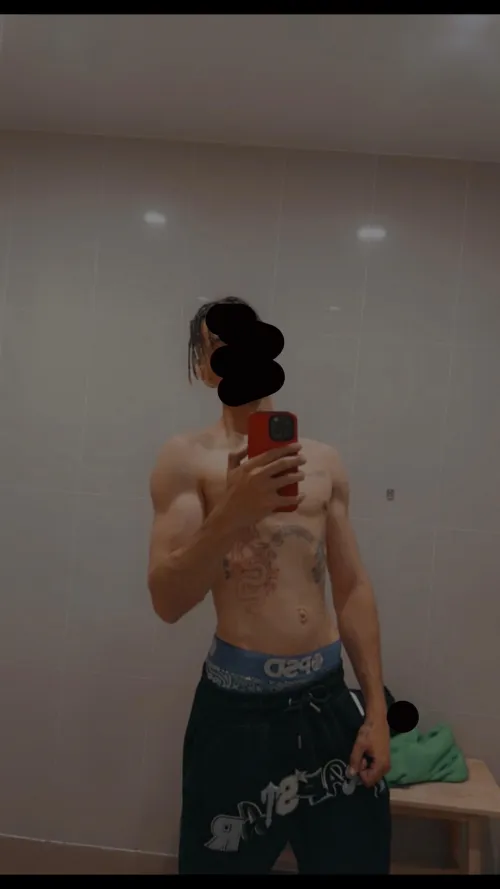 (M) looking for online fun Females only 