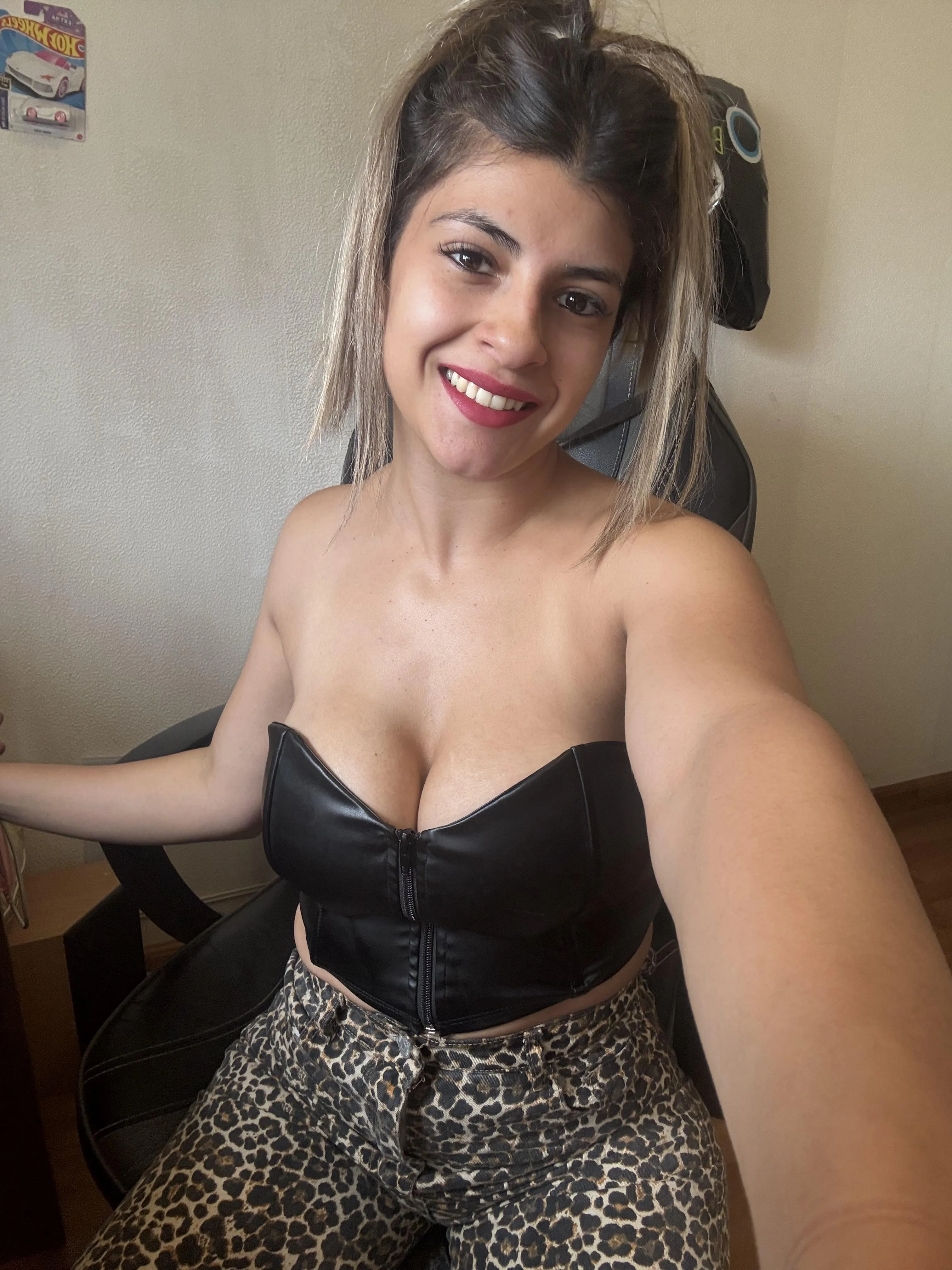 my leather cro top makes my tits look great