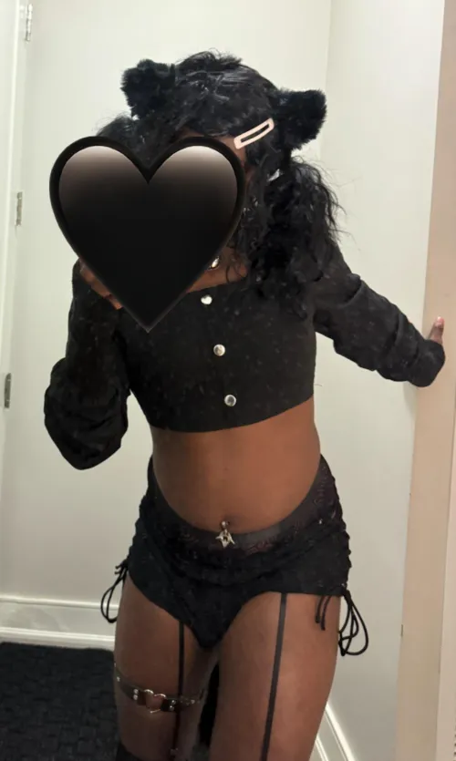 should i get a permanent belly button piercing? Nyan :3