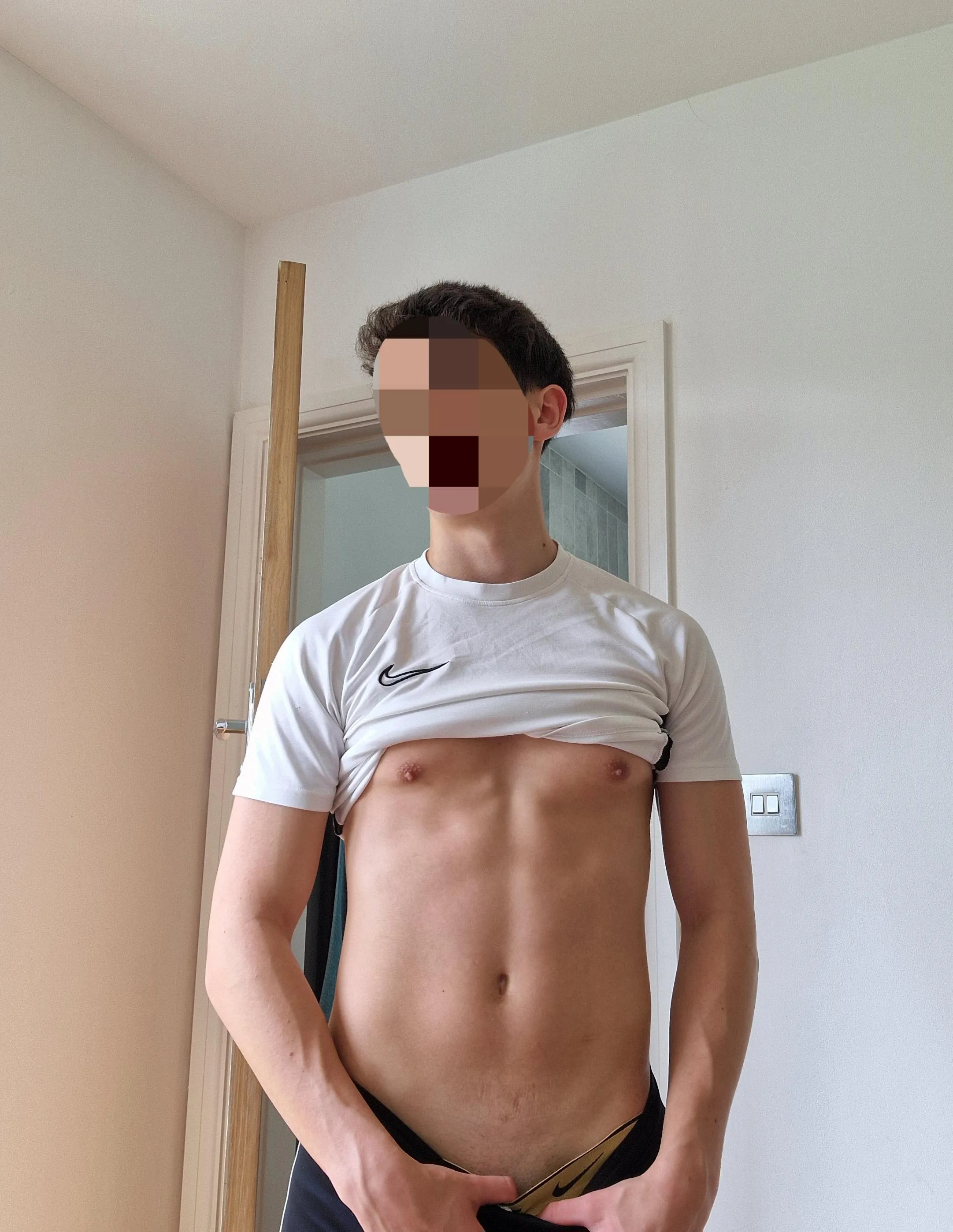 [19] Who likes my body?