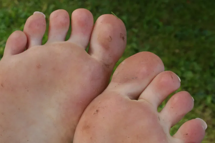 Dirty Toes from /r/GardenFeetGirls