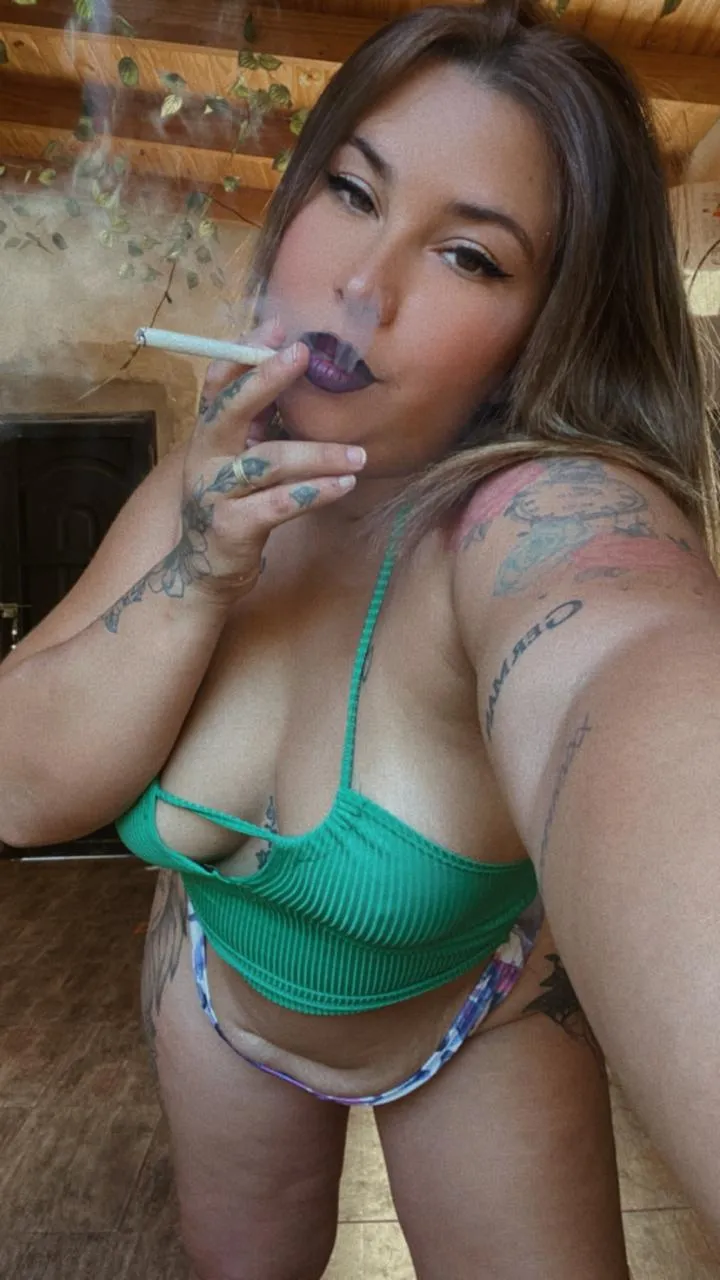 I'll make your balls empty in the time it takes me to smoke my cigarette. We bet