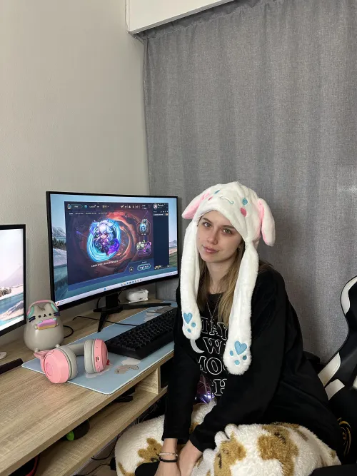 Wednesday’s are made to play TFT