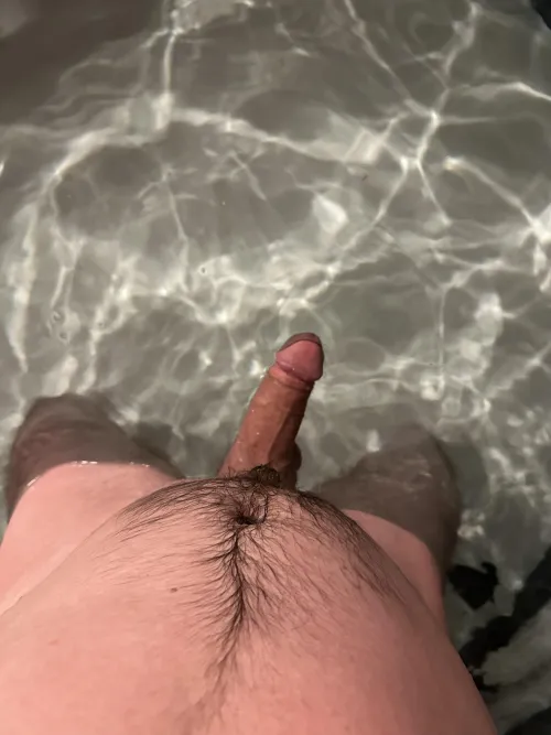 Floating cock (32)