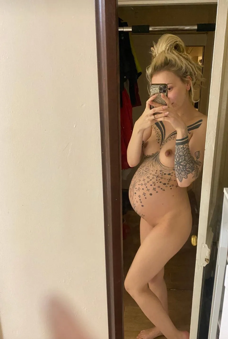 Last picture before delivery, would you have fucked me 