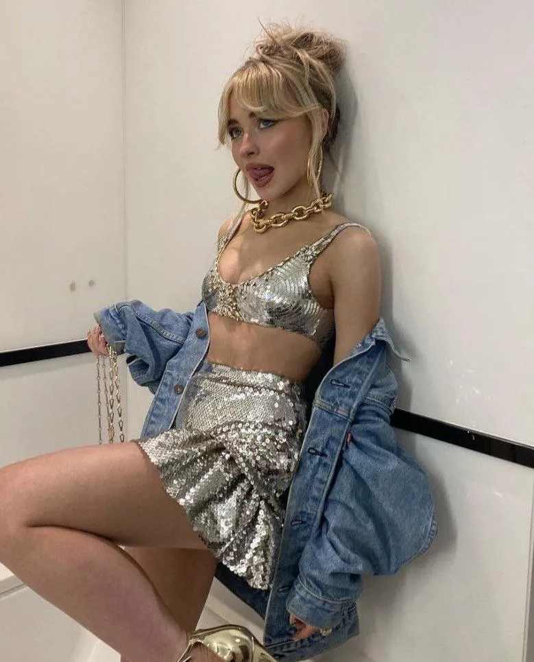 Love her hair in this