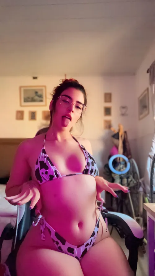 What would you tell your wife if she caught you jerking off to this homewrecking redhead?