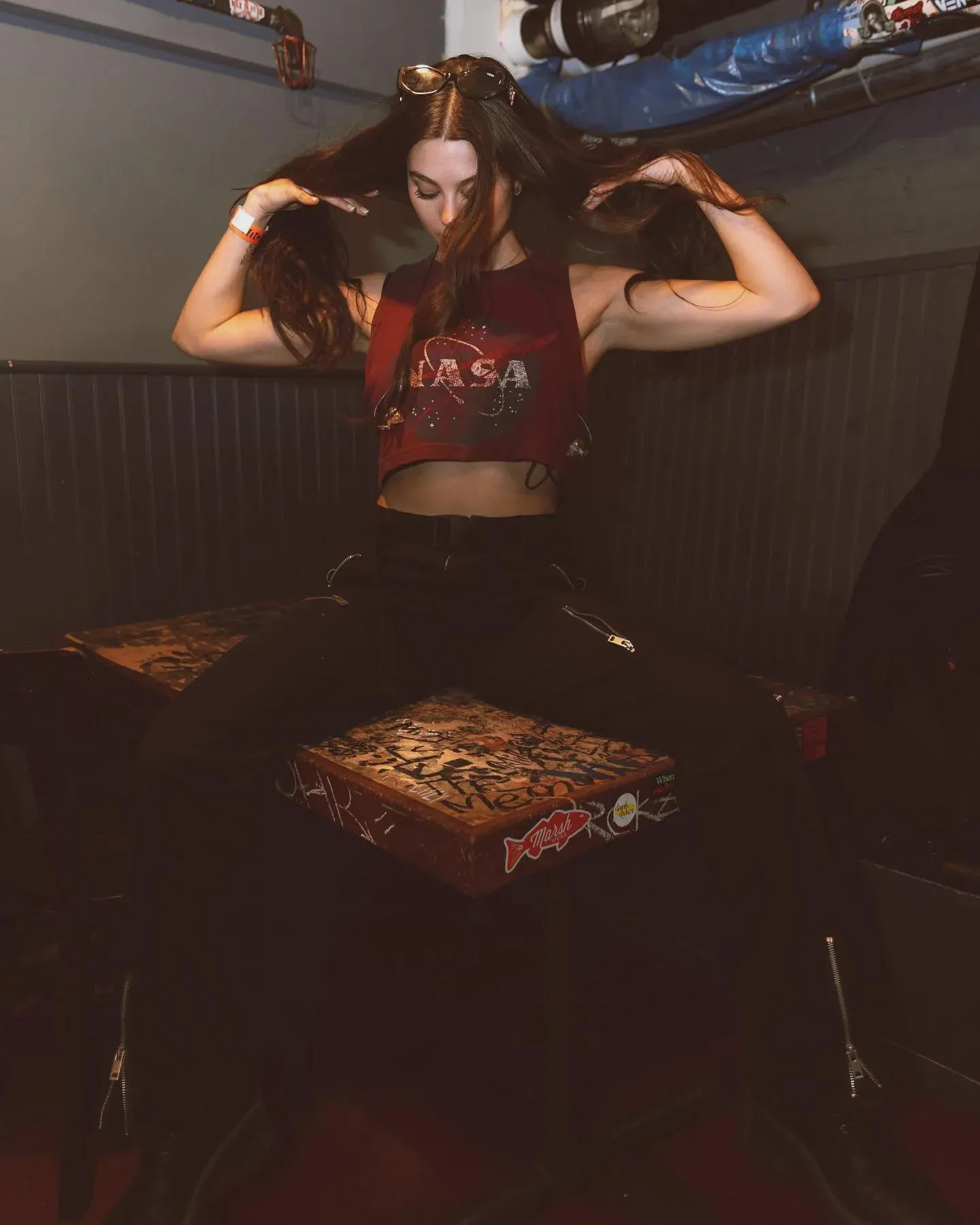 who wants to fuck her on this table?