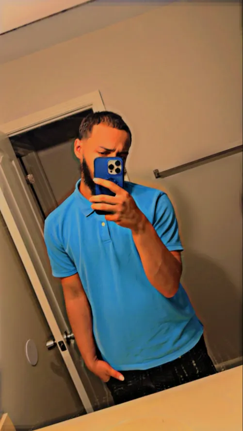 24 [M4F] trying to have fun tonight can host or travel