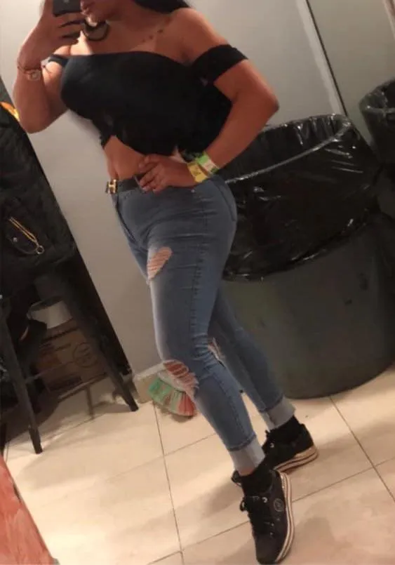 28 [T4M] #Orlando Tgirl looking to blow straight guys with big dicks at my anon Gloryhole. Please send me you pics in the first message. Remember not to play games and not to waste time.