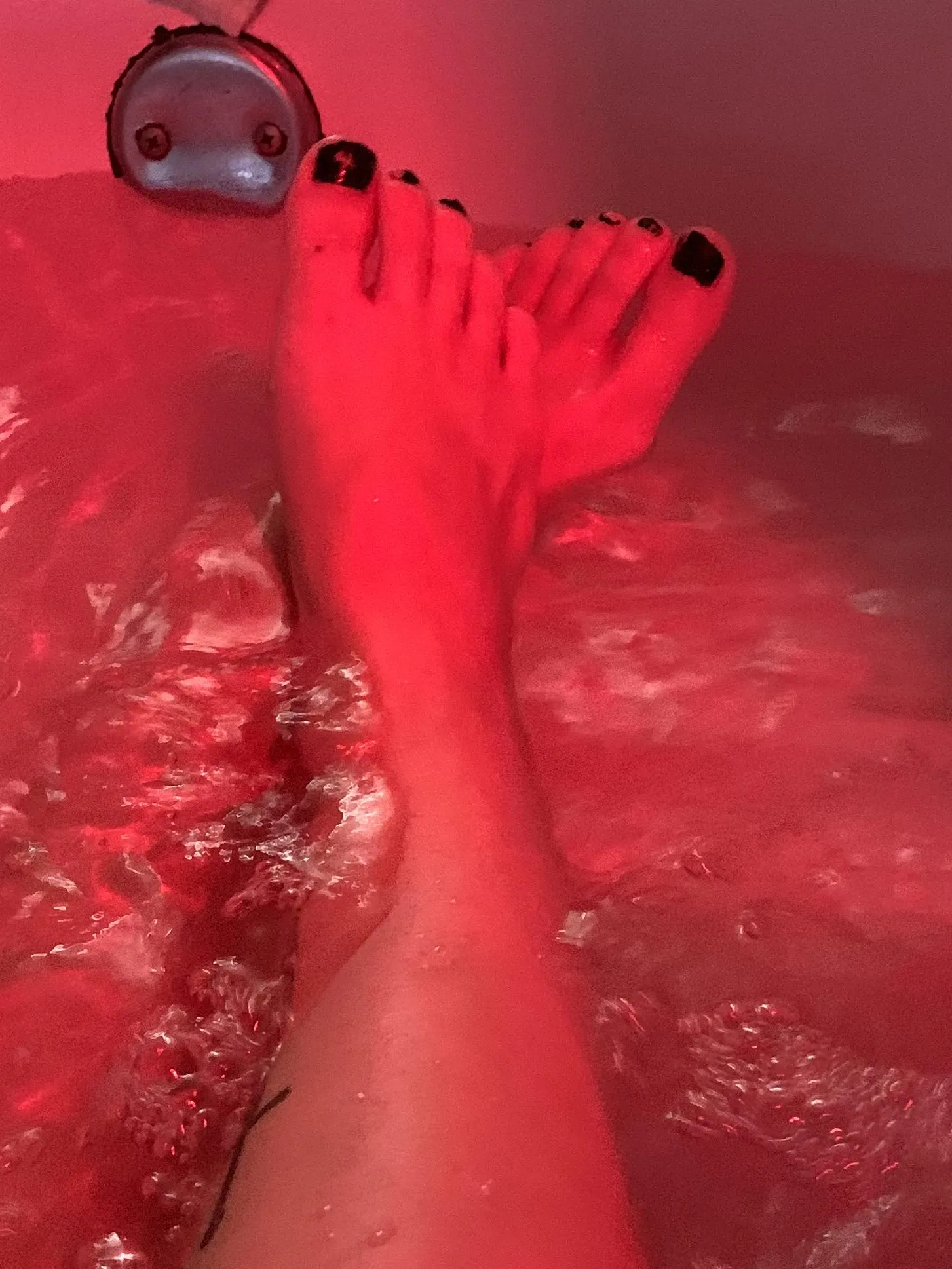 Bathing toes