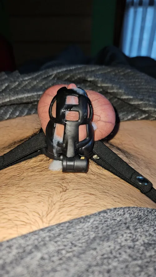 First time cummimg in cage