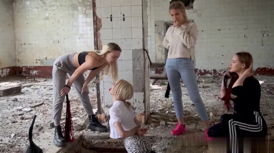 [G/G] - Swallow her spit - 499