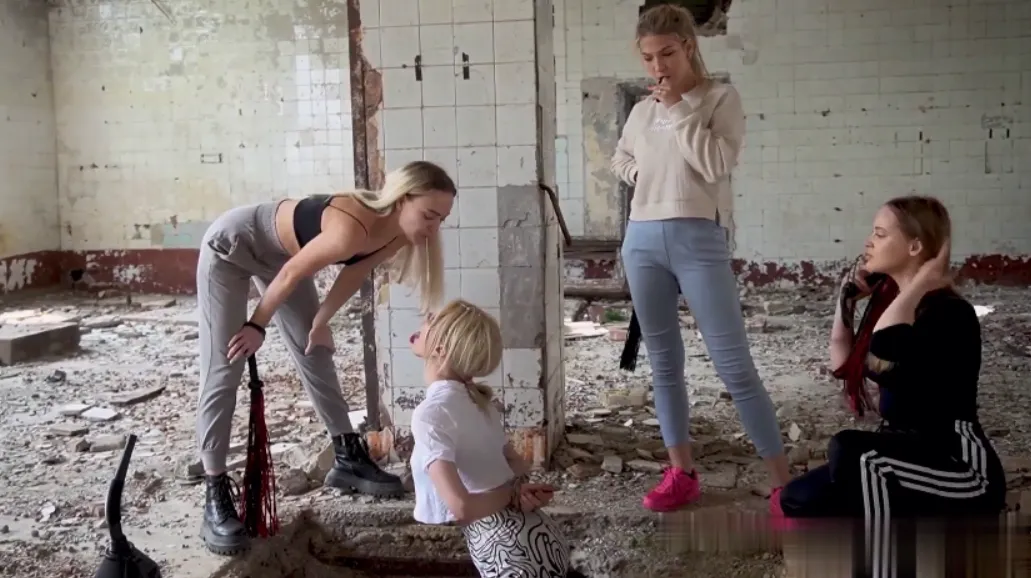 [G/G] - Swallow her spit - 499