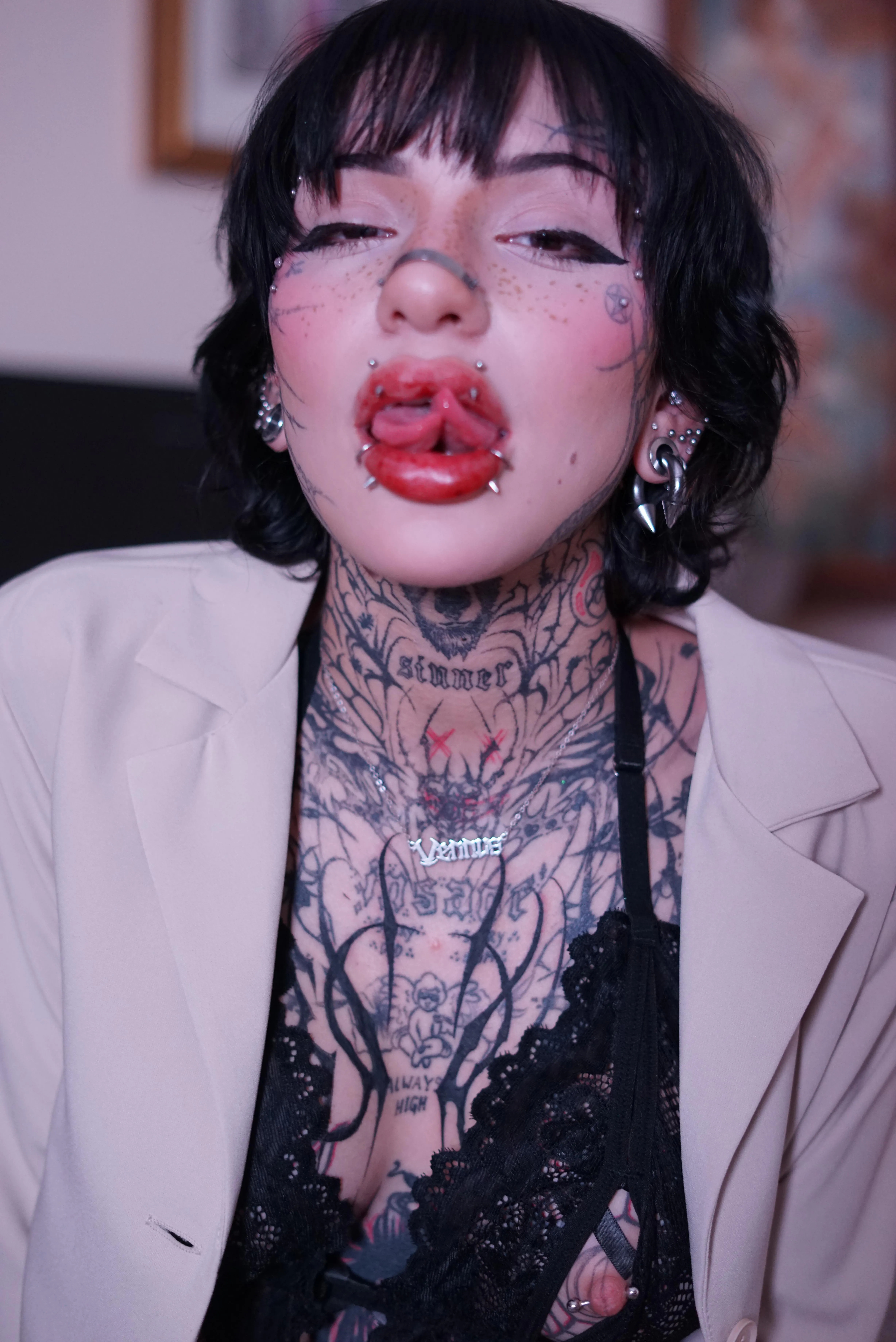 i know you wanna taste me 