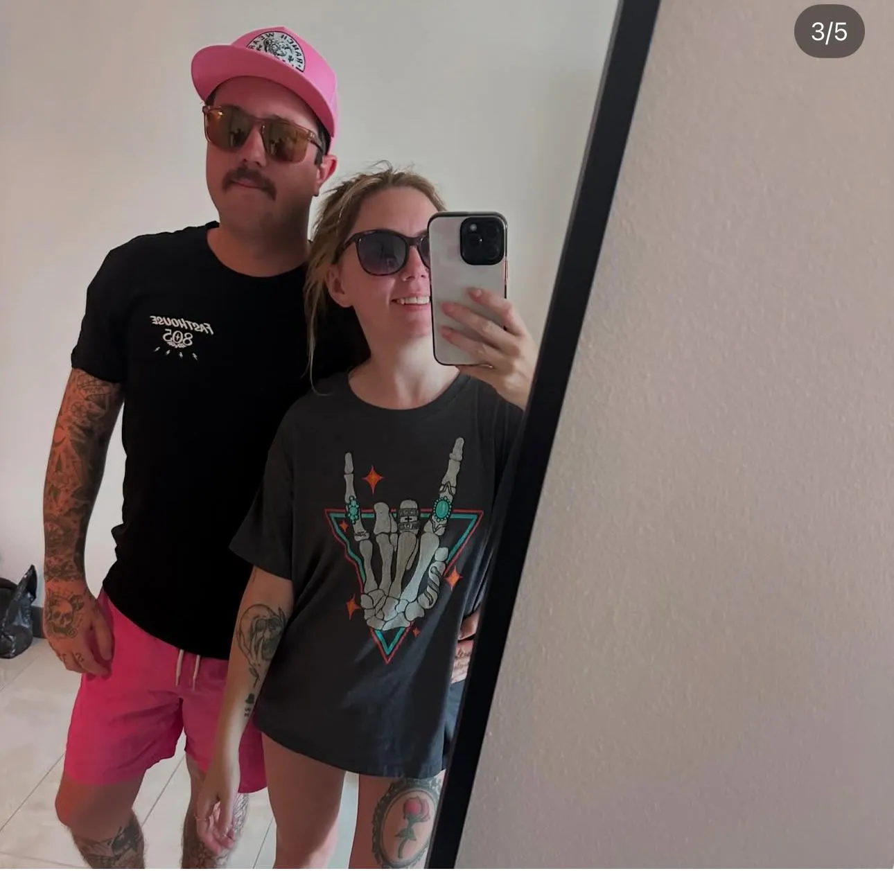 Looking for other couples! 