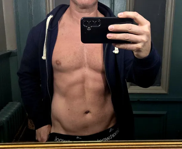 zip hoodie up or leave open? [48]