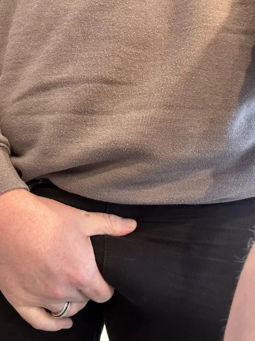 32 city: Indianapolis, Indiana - if I had the chance to host some dick for nsa head in broad ripple next weekend would anyone be interested?!