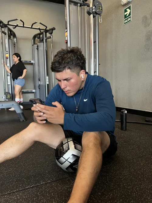 A normal day at the gym strengthening my legs and thighs is crucial for the upcoming important matches