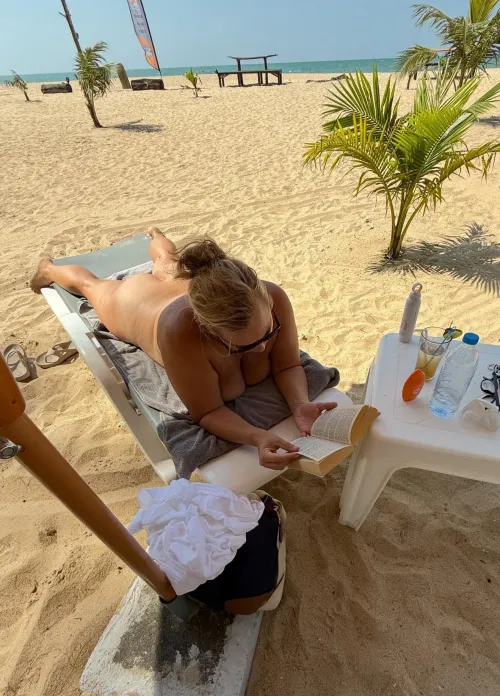 Anybody else like to read at the beach?