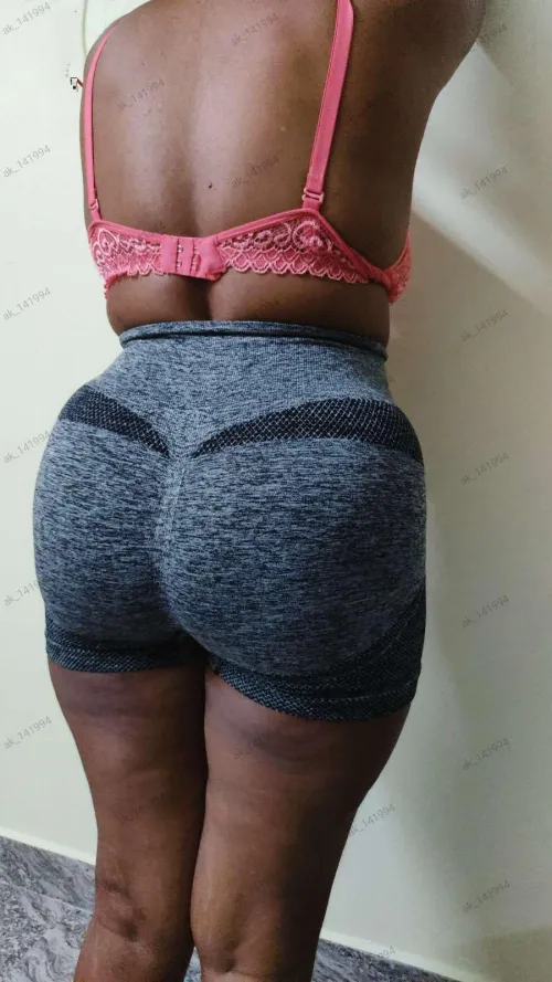 Ass got bigger and better with this outfit, Do you agree or Nahhh :P