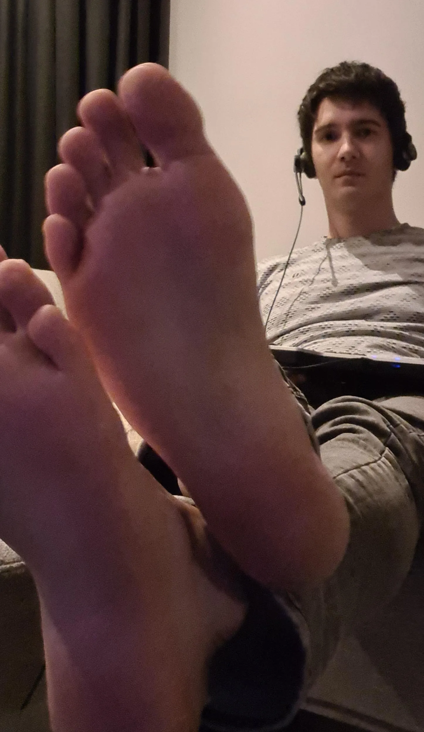 Big gay feet