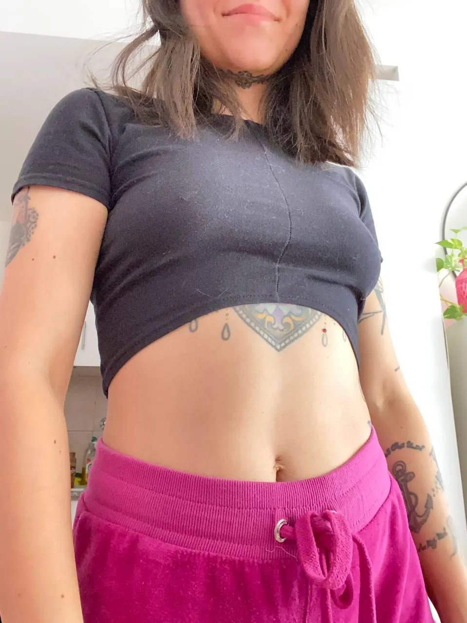 Cutie bun with a short top