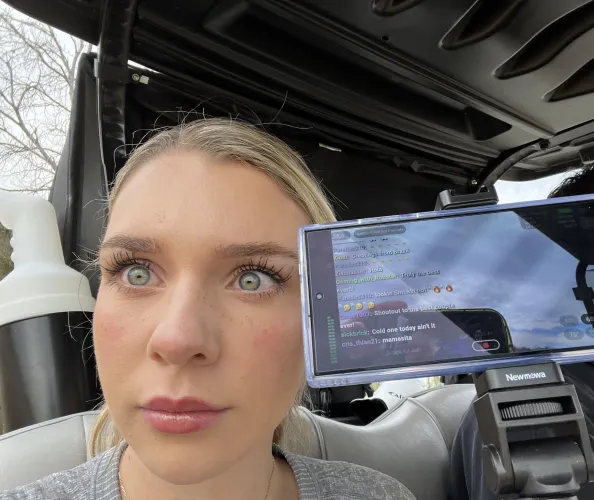 Gabbie | ‘we’re live’