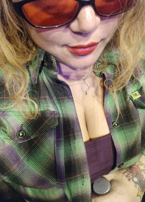 Little Atmosphere in Boz tonight hope everyone has a great weekend!!