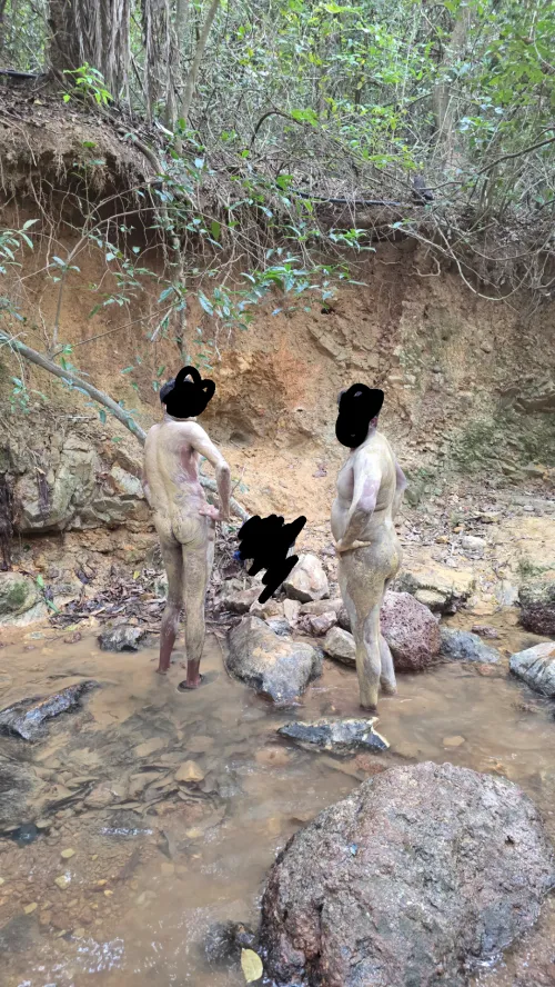 Multani mitti and naked in Goa